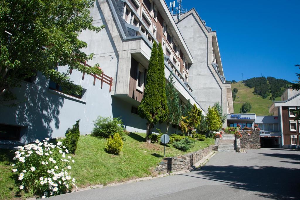Apartamentos Multibaqueira Бакейра-Берет Екстер'єр фото