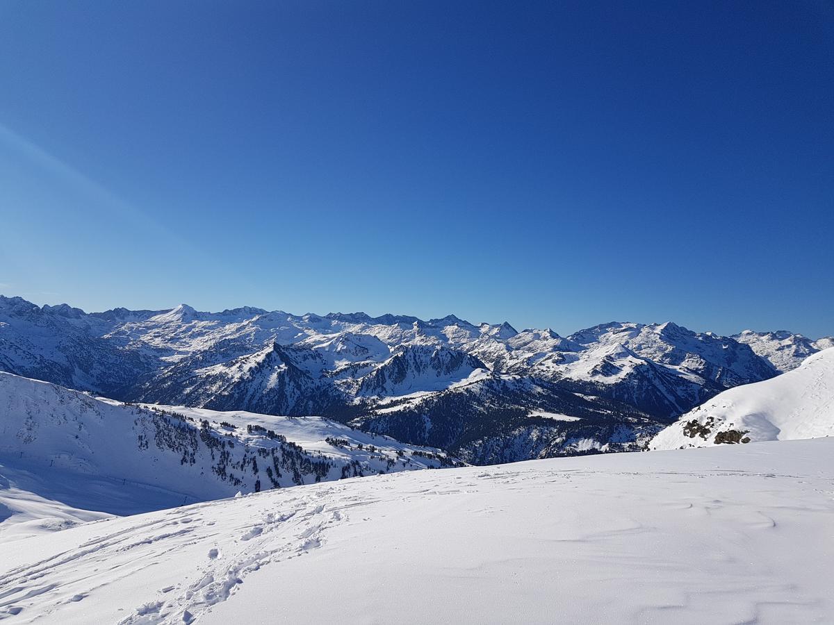 Apartamentos Multibaqueira Бакейра-Берет Екстер'єр фото