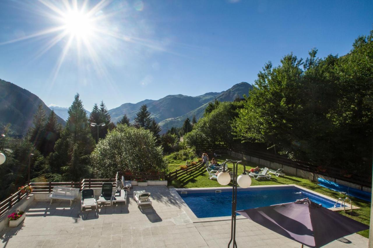 Apartamentos Multibaqueira Бакейра-Берет Екстер'єр фото